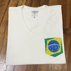 Serengetee wear the world white v-neck t-shirt XL